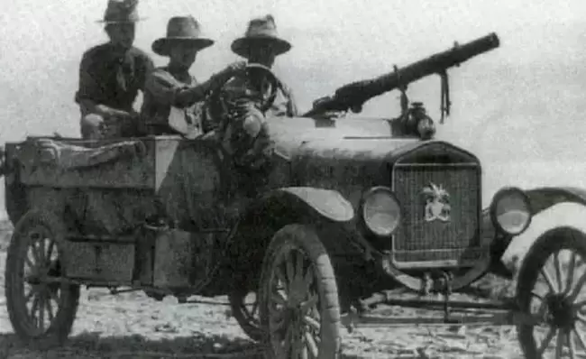 澳大利亚军队的耻辱之战，手持机枪弹药充足，却输给了一群大鸟